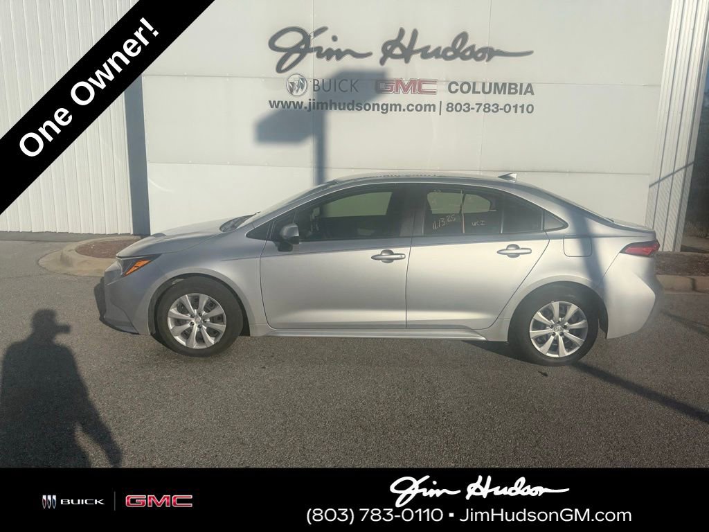 2020 Toyota Corolla LE photo 2