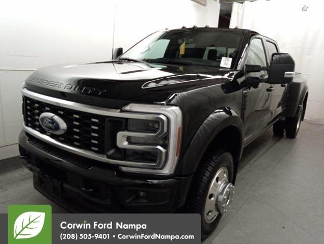 2026 Ford F-450 Super Duty Platinum's photo