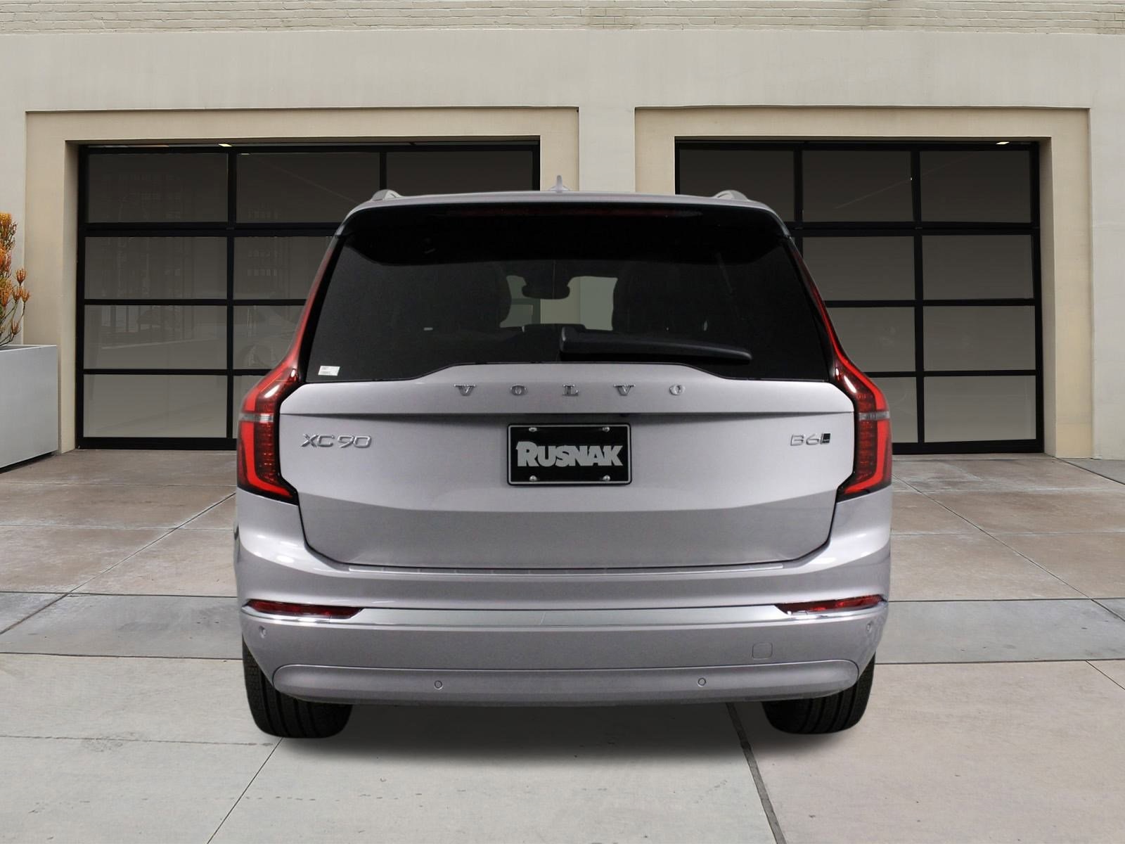 2026 Volvo XC90 Plus photo 3