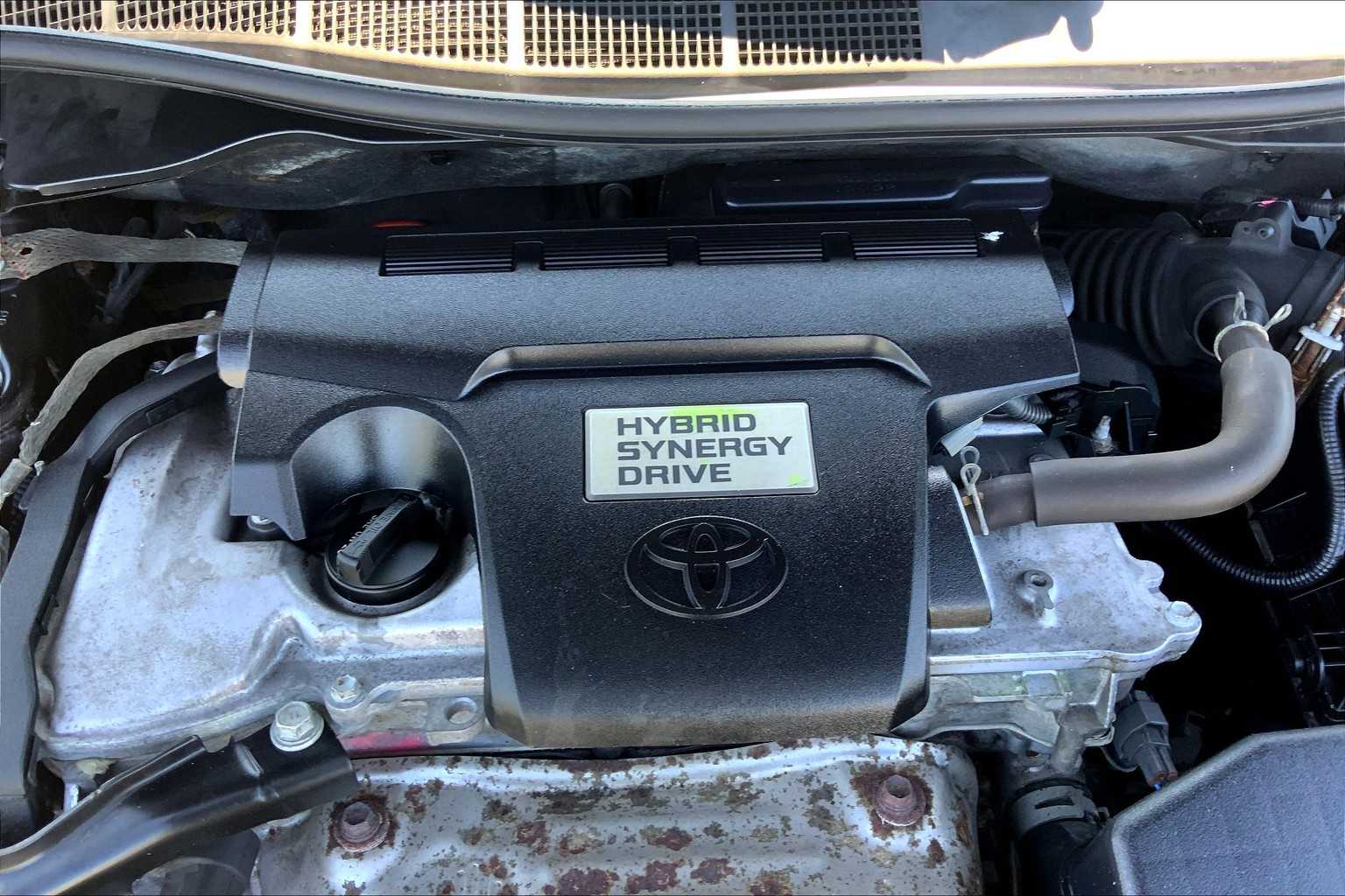 2014 Toyota Camry Hybrid XLE photo 30