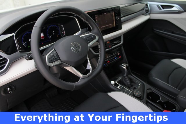 2025 Volkswagen Taos SEL photo 2