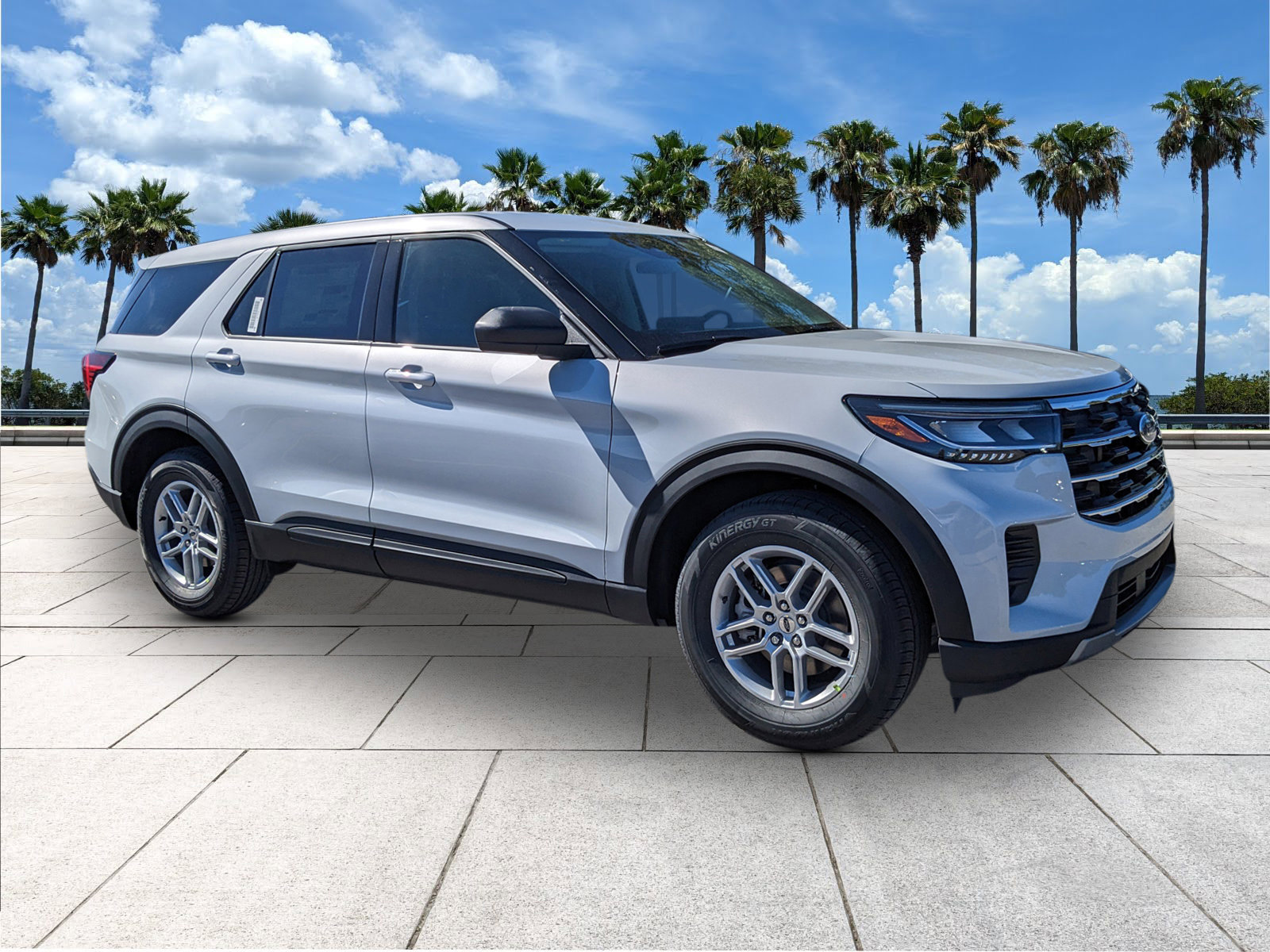 2026 Ford Explorer photo 2