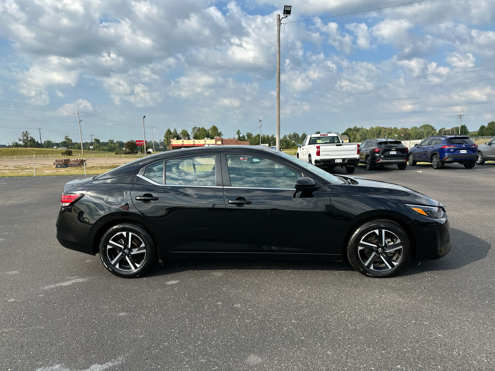 2024 Nissan Sentra SV photo 3