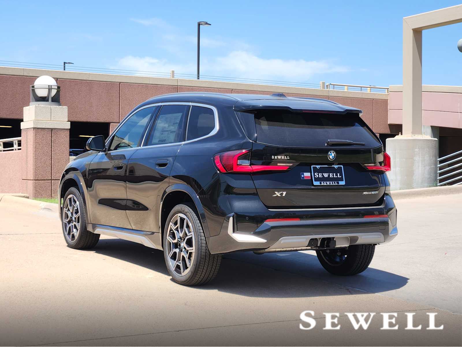 2025 Bmw X1 XDrive28i photo 3