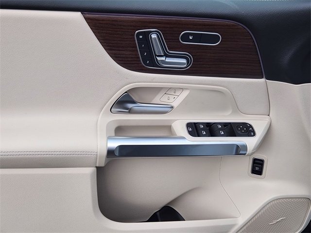 2026 Mercedes Benz GLB 250 4MATIC photo 10