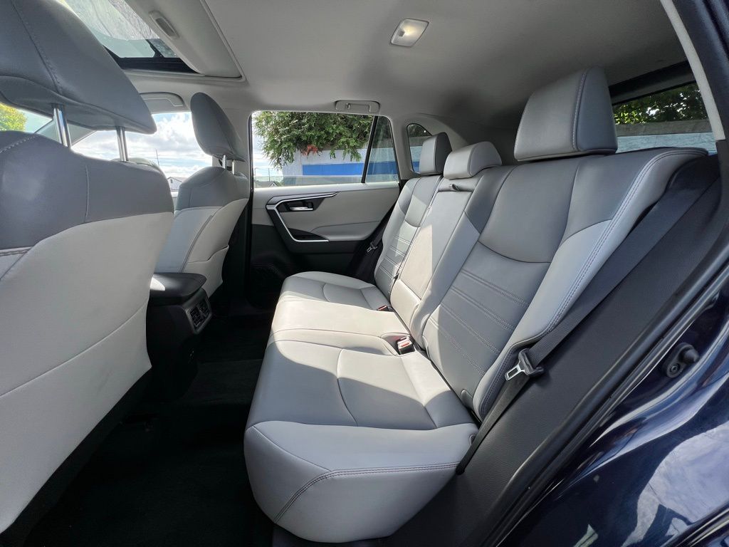 2023 Toyota RAV4 XLE Premium photo 20