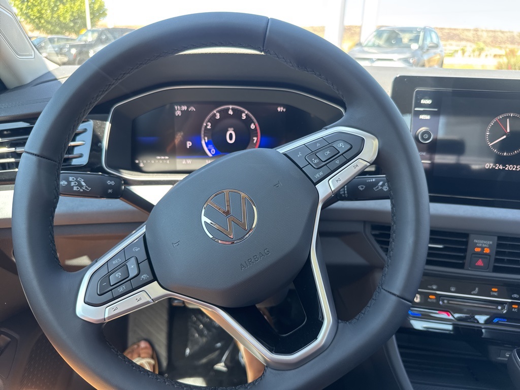 2025 Volkswagen Jetta 1.5T SE photo 17