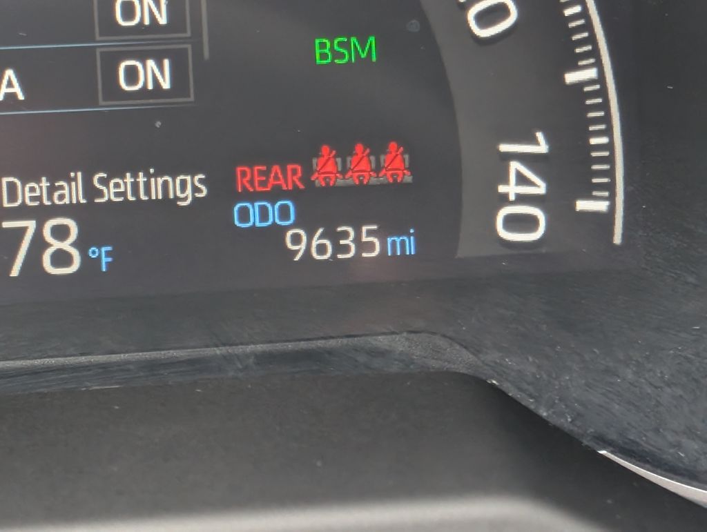2024 Toyota RAV4 Hybrid XLE photo 16