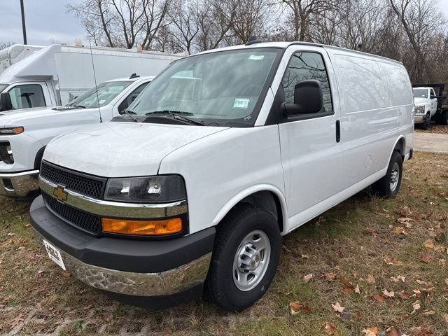 2025 Chevrolet Express Cargo Work Van's photo