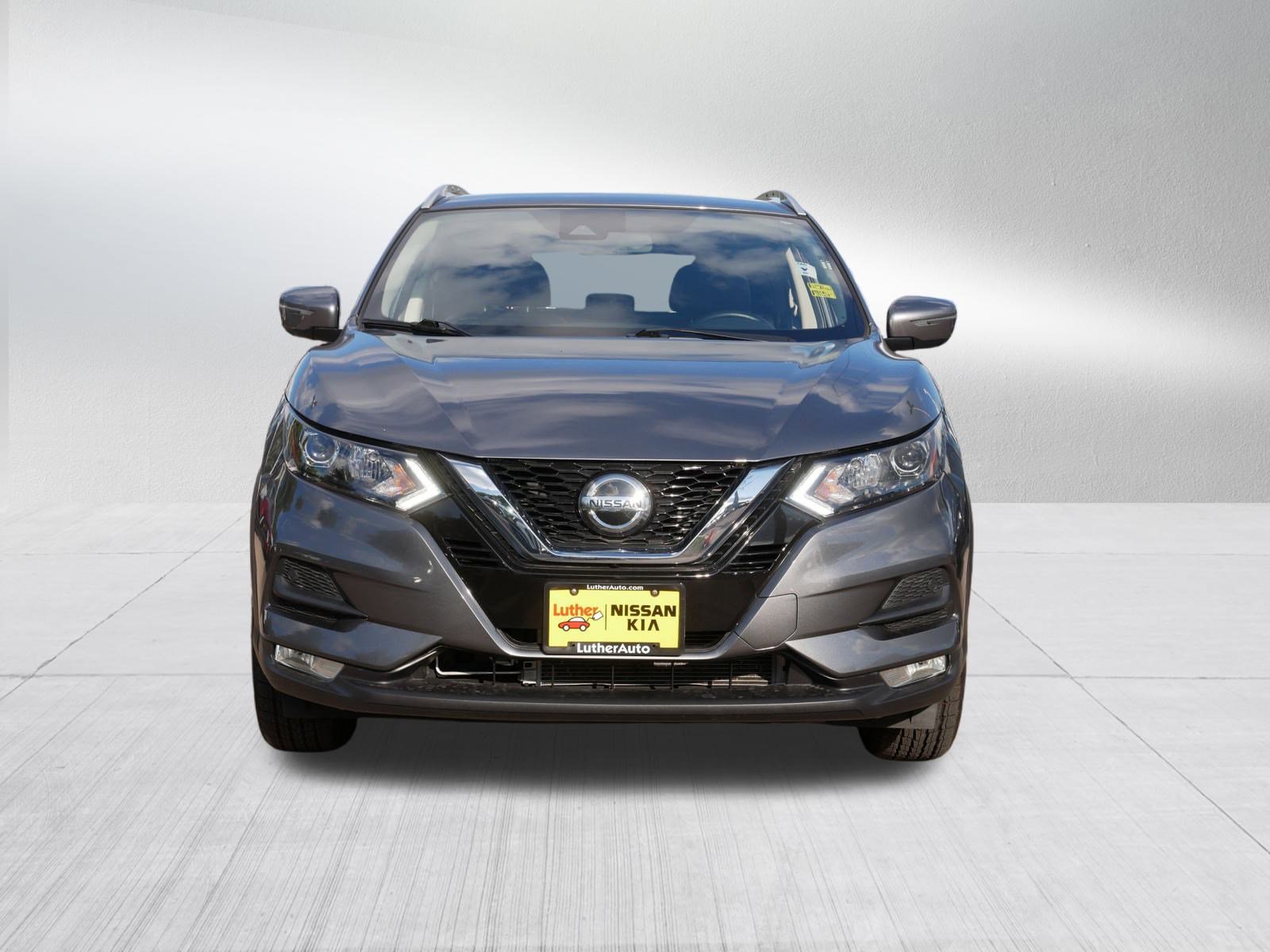 2020 Nissan Rogue Sport SV photo 2