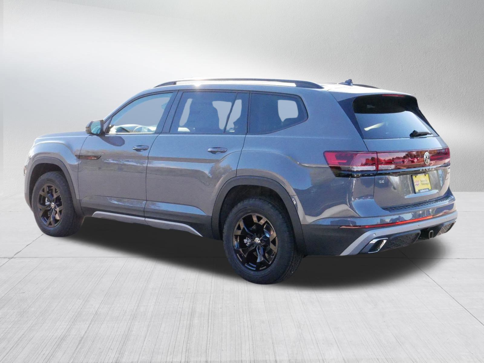 2026 Volkswagen Atlas Peak Edition SE photo 3