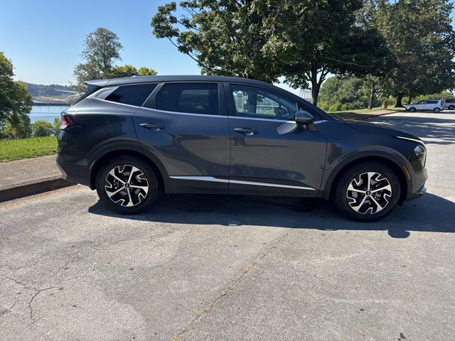 2023 Kia Sportage EX photo 7
