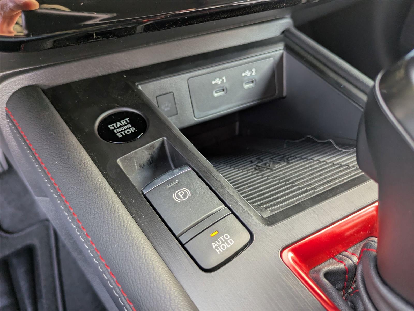 2026 Nissan Kicks SR photo 16