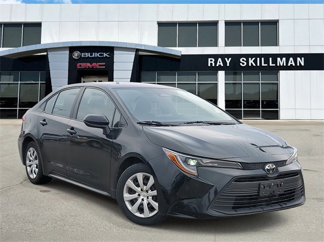 2024 Toyota Corolla LE's photo