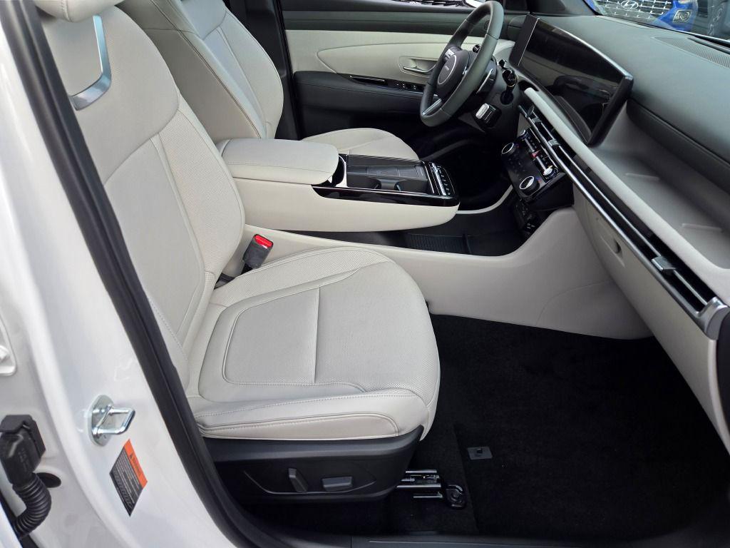 2026 Hyundai Tucson Limited photo 2