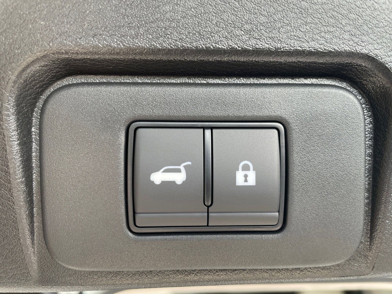 2025 Nissan Rogue SV photo 29