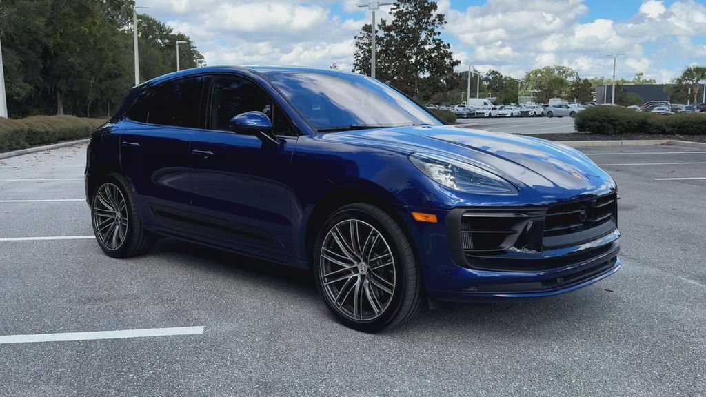 2025 Porsche Macan S photo 2