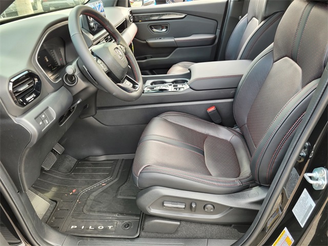 2025 Honda Pilot Black Edition photo 10