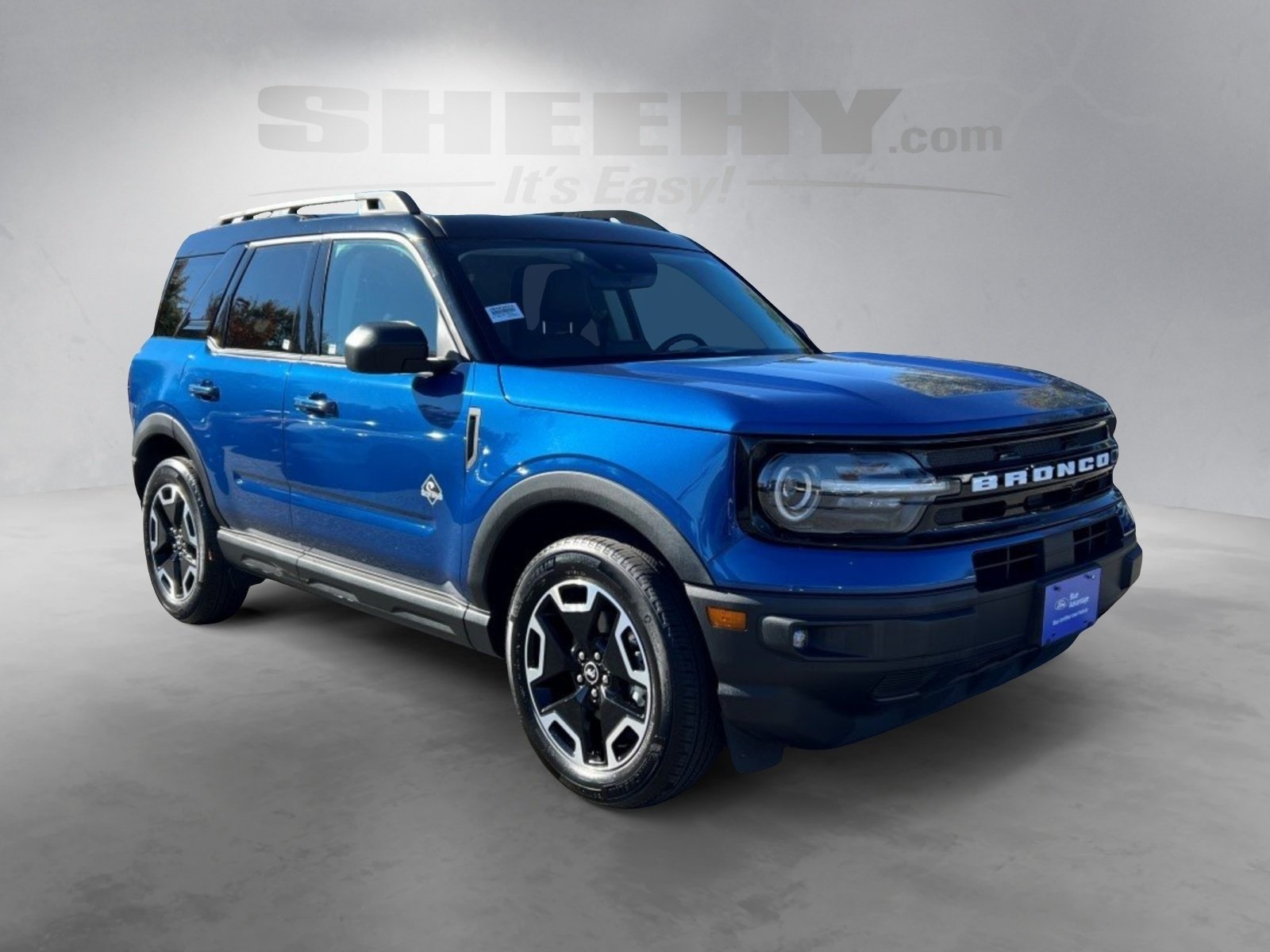 2023 Ford Bronco Sport Outer Banks photo 2