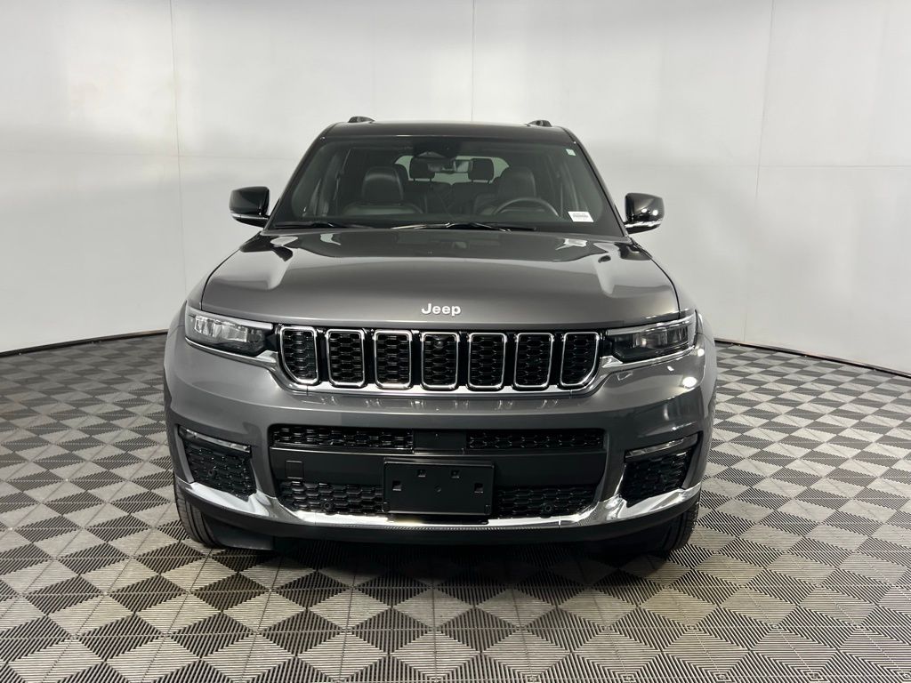2024 Jeep Grand Cherokee Limited photo 2