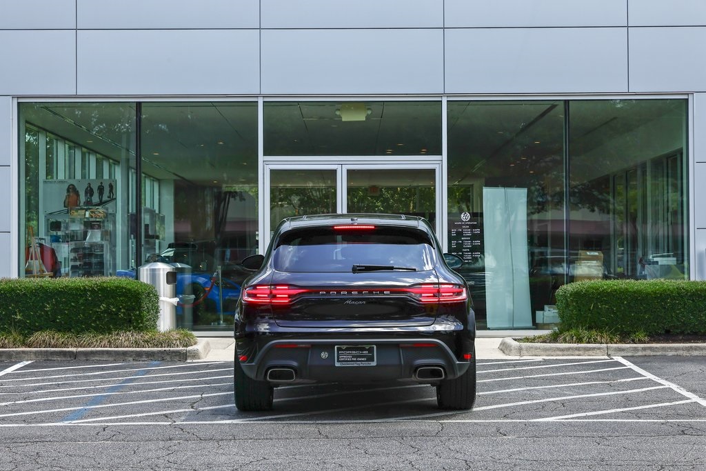 2024 Porsche Macan T photo 5