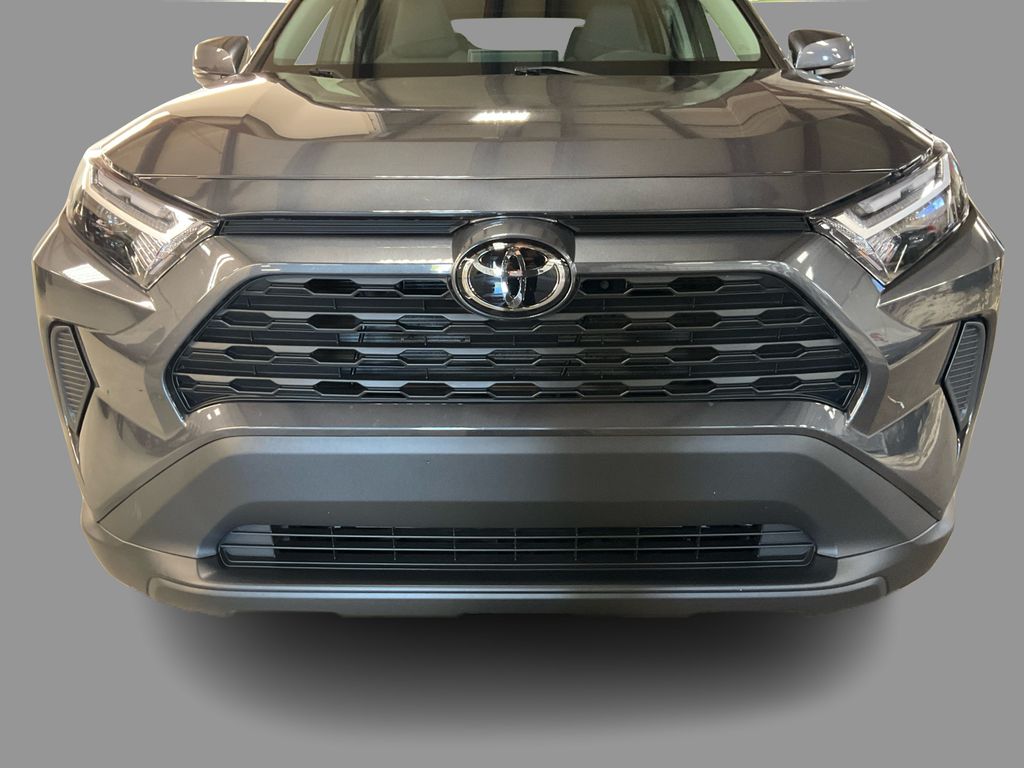 2023 Toyota RAV4 XLE photo 14