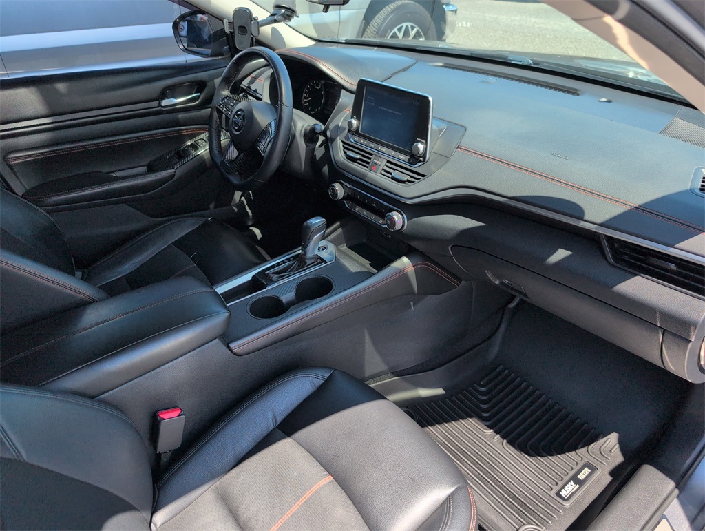 2019 Nissan Altima 2.5 SR photo 16