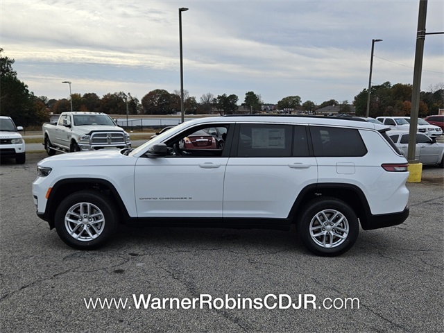 2025 Jeep Grand Cherokee Laredo photo 4