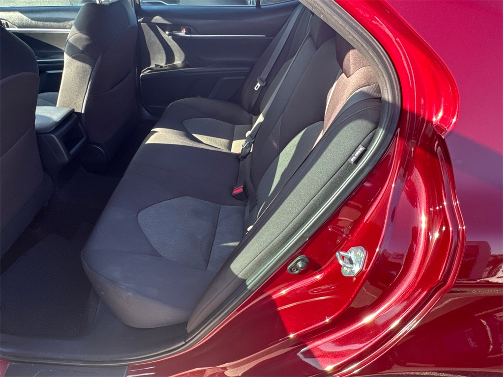 2021 Toyota Camry LE photo 18