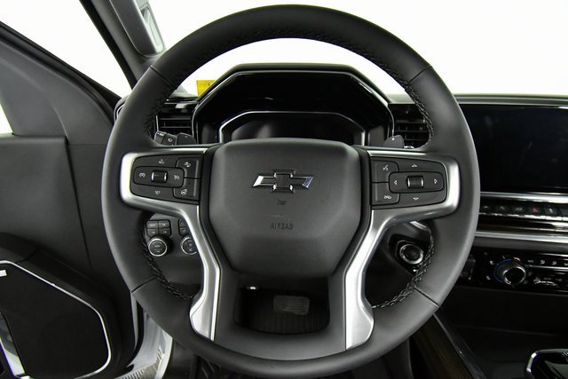 2025 Chevrolet Silverado 1500 LT Trail Boss photo 2