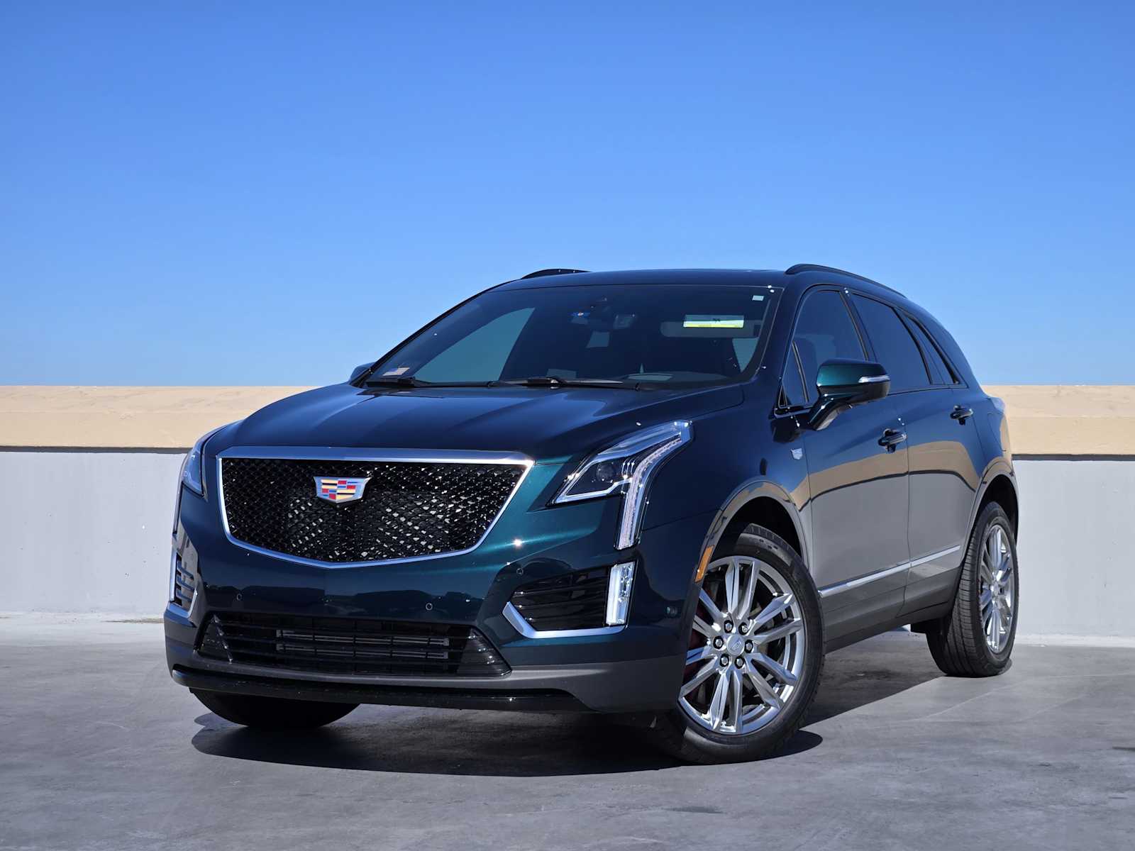 2025 Cadillac XT5 Sport's photo