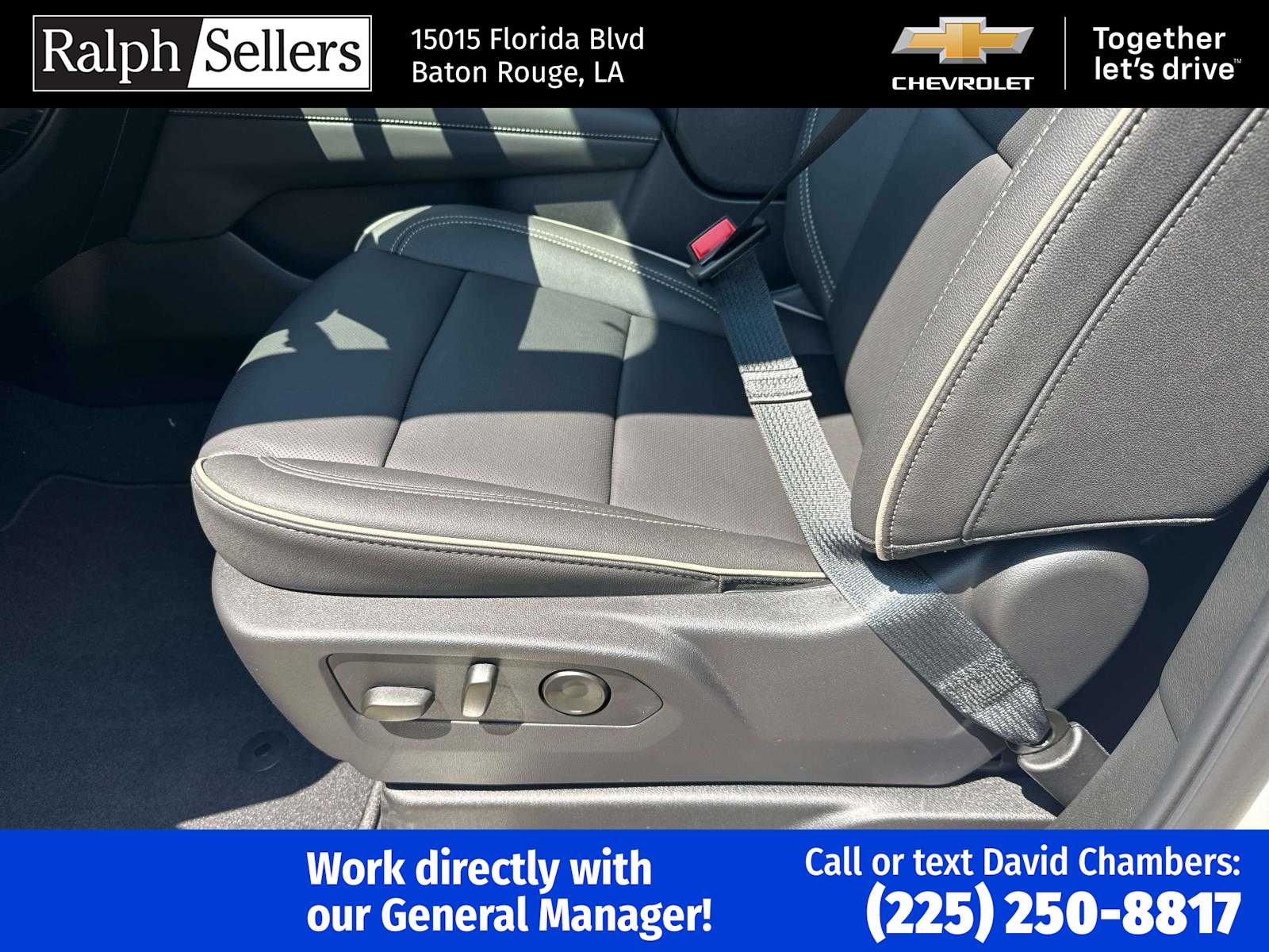 2025 Chevrolet Suburban Premier photo 12