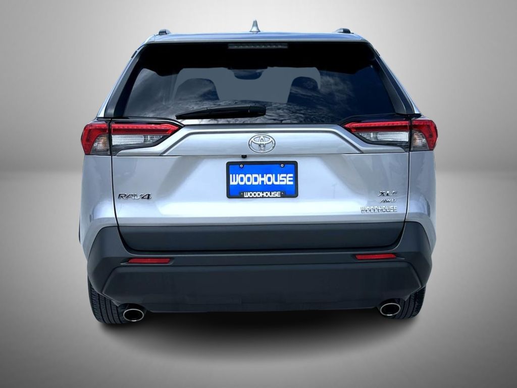 2023 Toyota RAV4 XLE photo 6