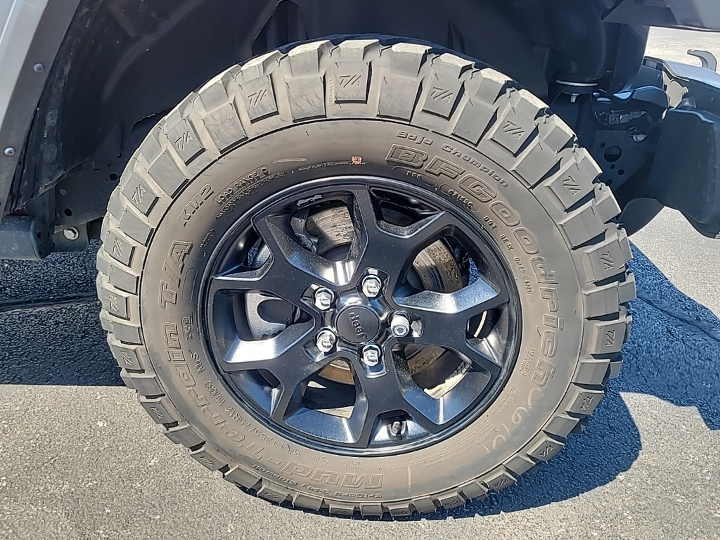 Used 2021 Snazzberry Pearlcoat Jeep Unlimited Willys image 14