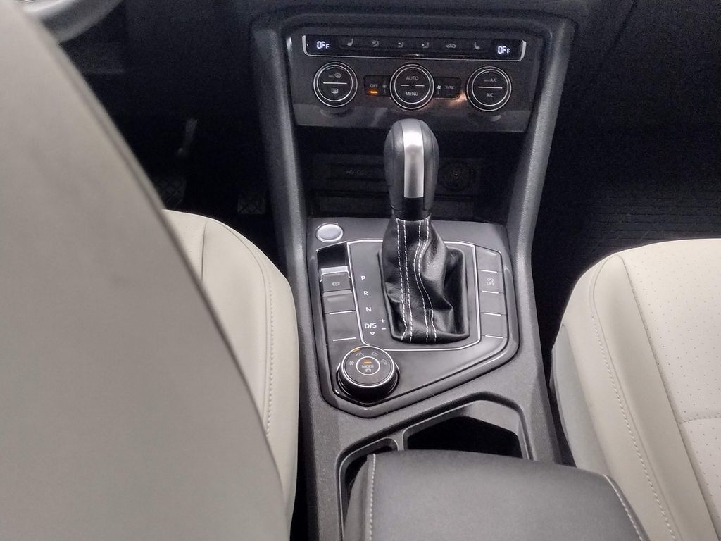 2021 Volkswagen Tiguan R-Line Black SEL photo 28