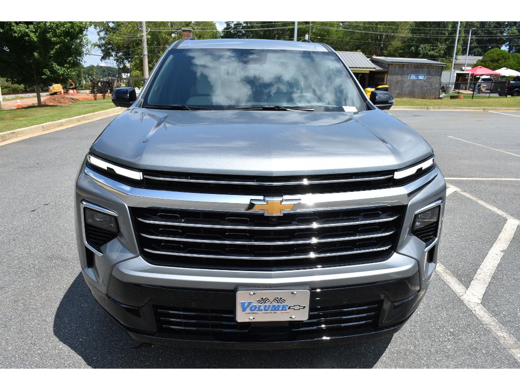 2025 Chevrolet Traverse High Country photo 3