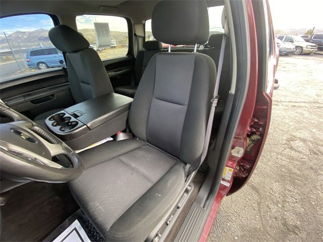 2014 Chevrolet Silverado 2500HD LT photo 2