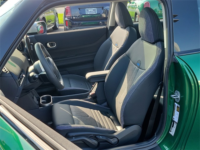 2025 Mini Cooper 2 Door Hardtop Signature photo 12