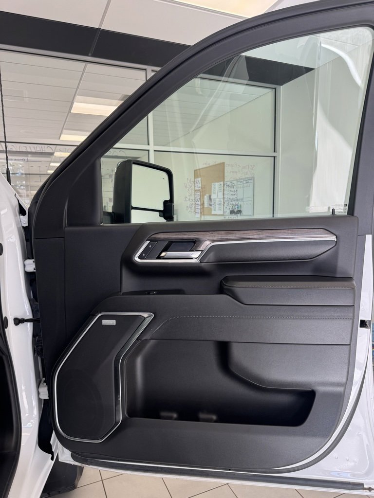 2024 Chevrolet Silverado 3500HD LTZ photo 24