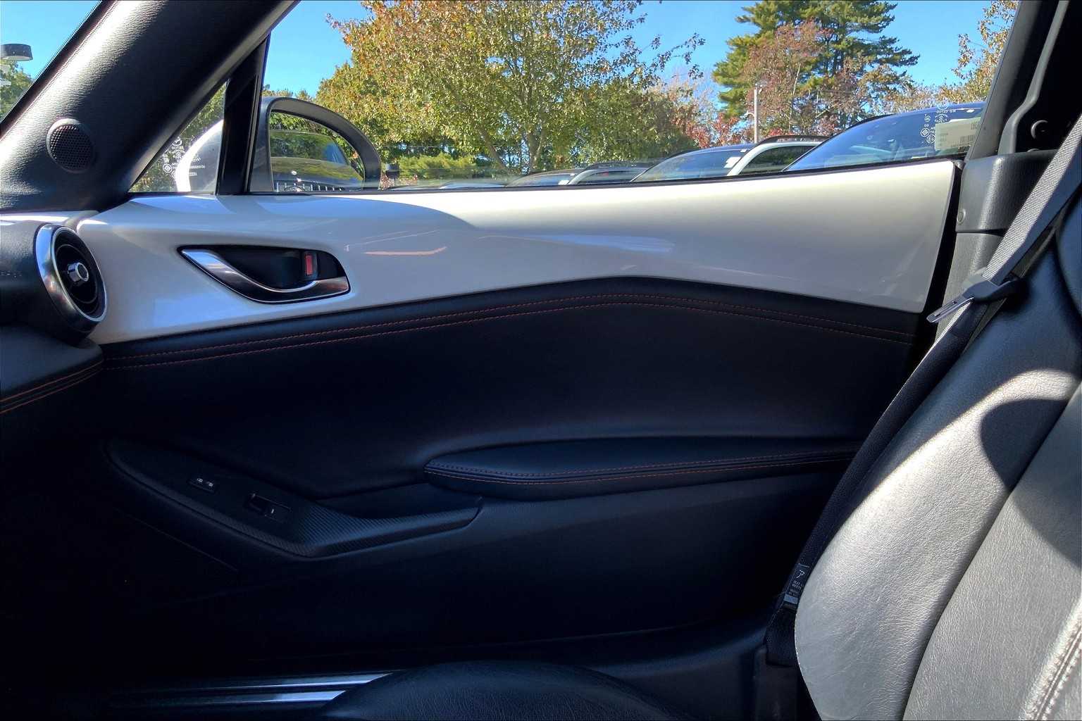 2022 Mazda MX-5 Miata Miata Grand Touring photo 32