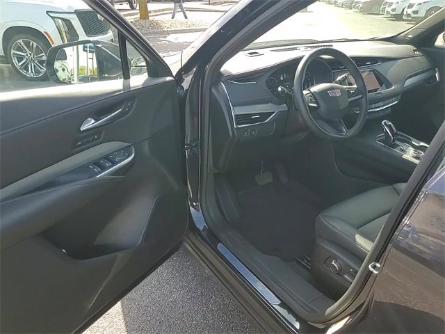 2023 Cadillac XT4 Premium Luxury photo 9