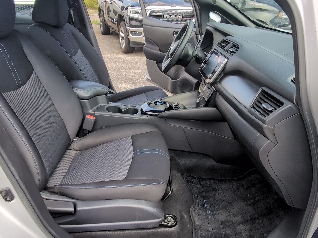 2019 Nissan Leaf SV Plus photo 41
