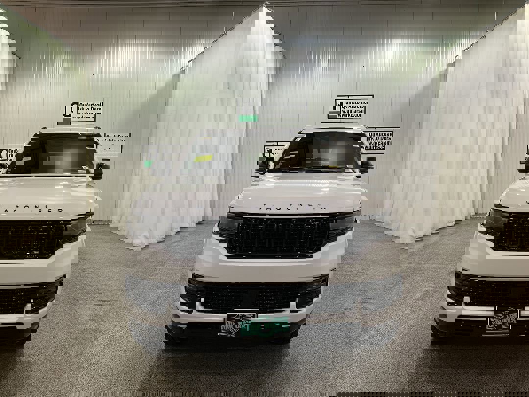 2025 Jeep Wagoneer Series II Carbide photo 2