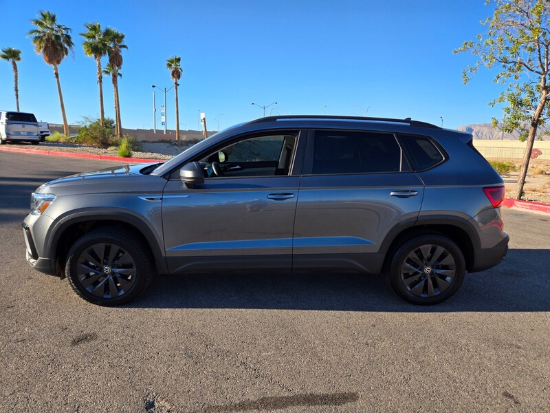 2024 Volkswagen Taos S photo 3