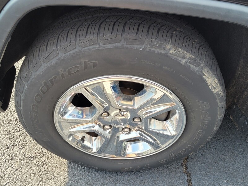 2016 Jeep Grand Cherokee Laredo photo 3