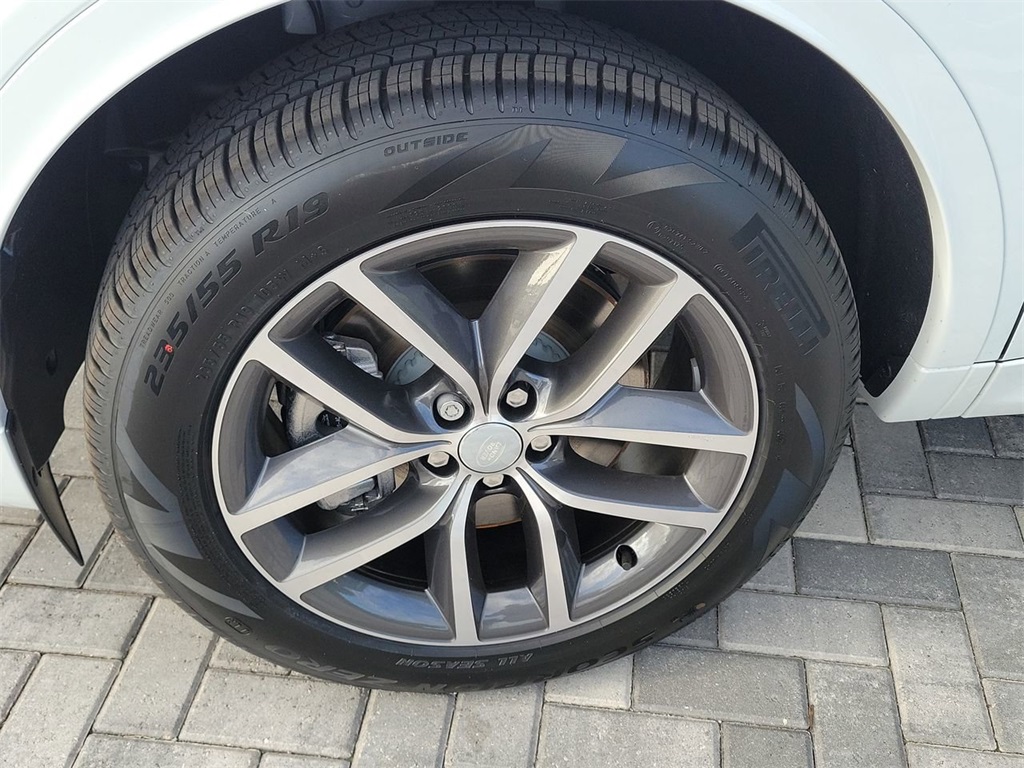 2025 Land Rover Discovery Sport S photo 19