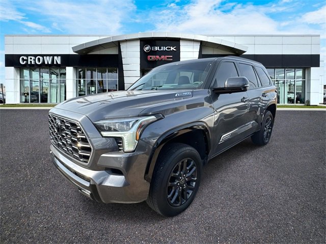 2025 Toyota Sequoia Platinum's photo