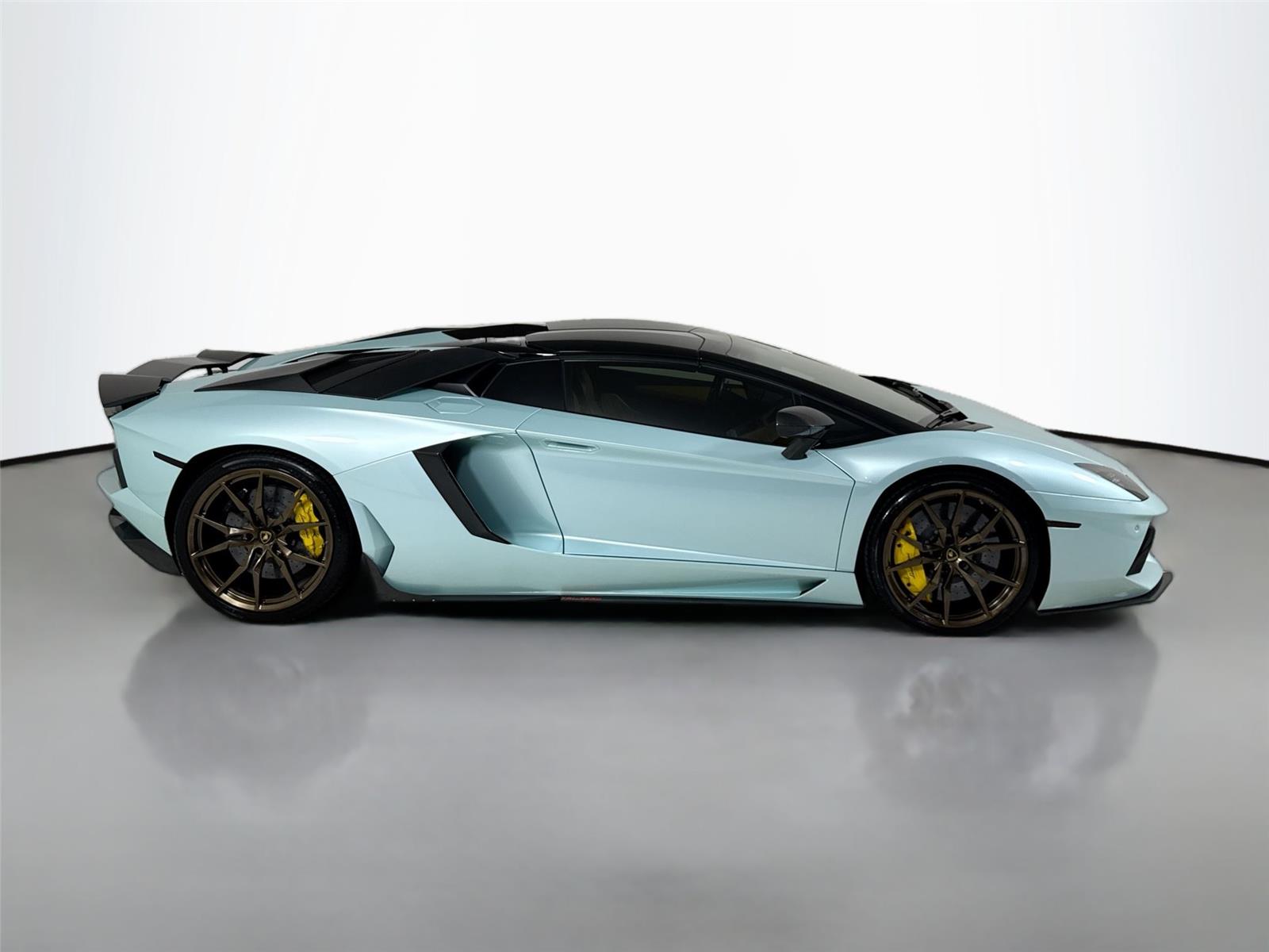 2015 Lamborghini Aventador LP 700-4 Roadster photo 40