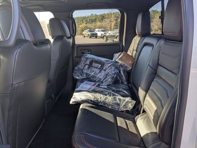 2025 Nissan Frontier Crew Cab PRO-4X photo 12
