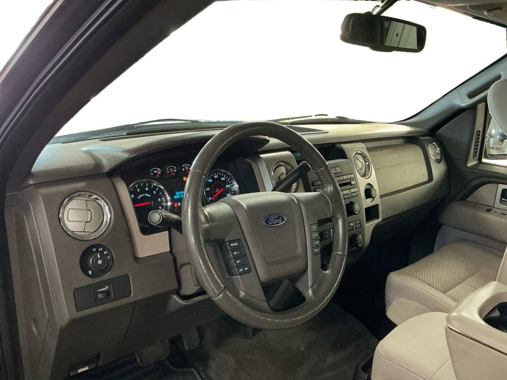 2010 Ford F-150 XL photo 8